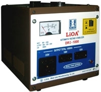 Bán ổn áp lioa 1kva mã sản phẩm SH 1000ii dải điện áp vào 130v-250v điện áp ra 110v 220v dùng tốt cho dàn âm thanh , máy tính, tủ lạnh. liên hệ để được tư vấn báo giá ổn áp lioa 1kva.<div><img src=
